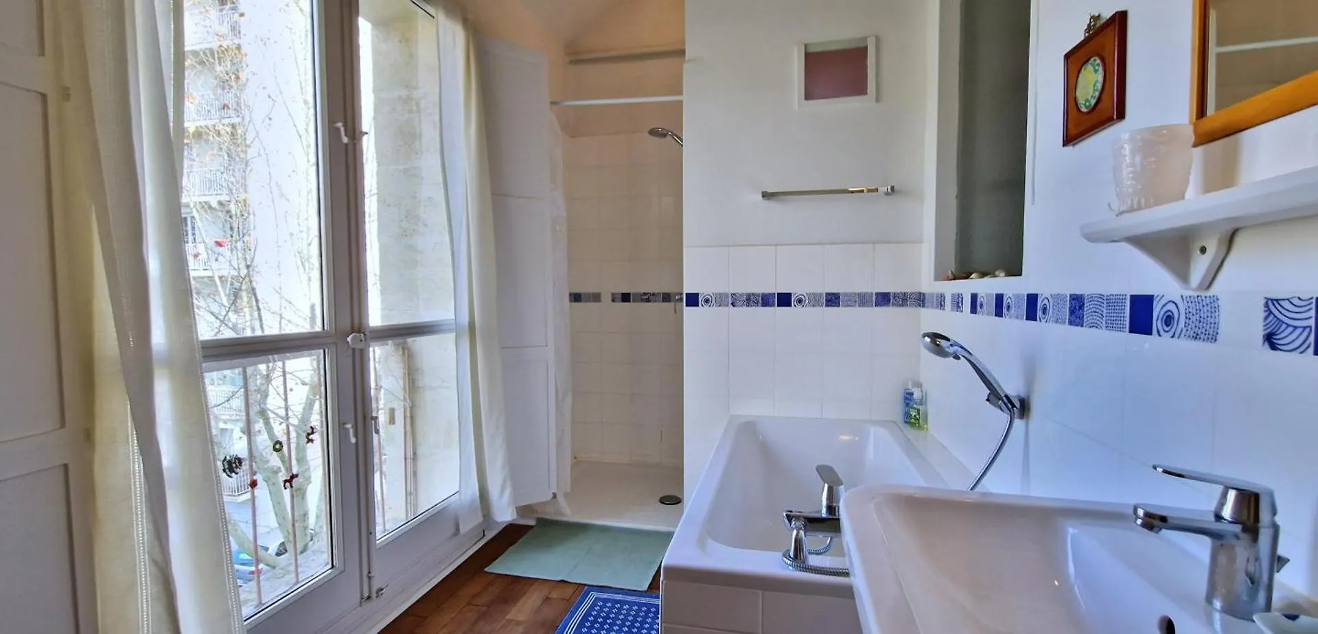 Spacious Apartment 4 People Parking, Bright Aix-en-Provence
