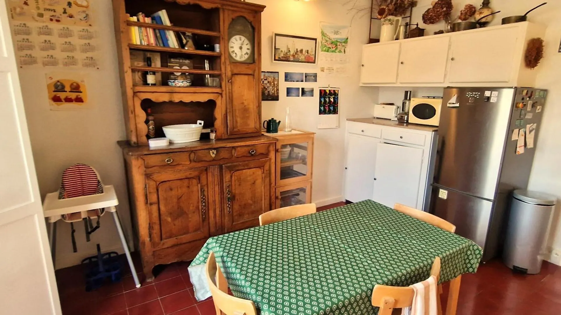 Spacious Apartment 4 People Parking, Bright Aix-en-Provence